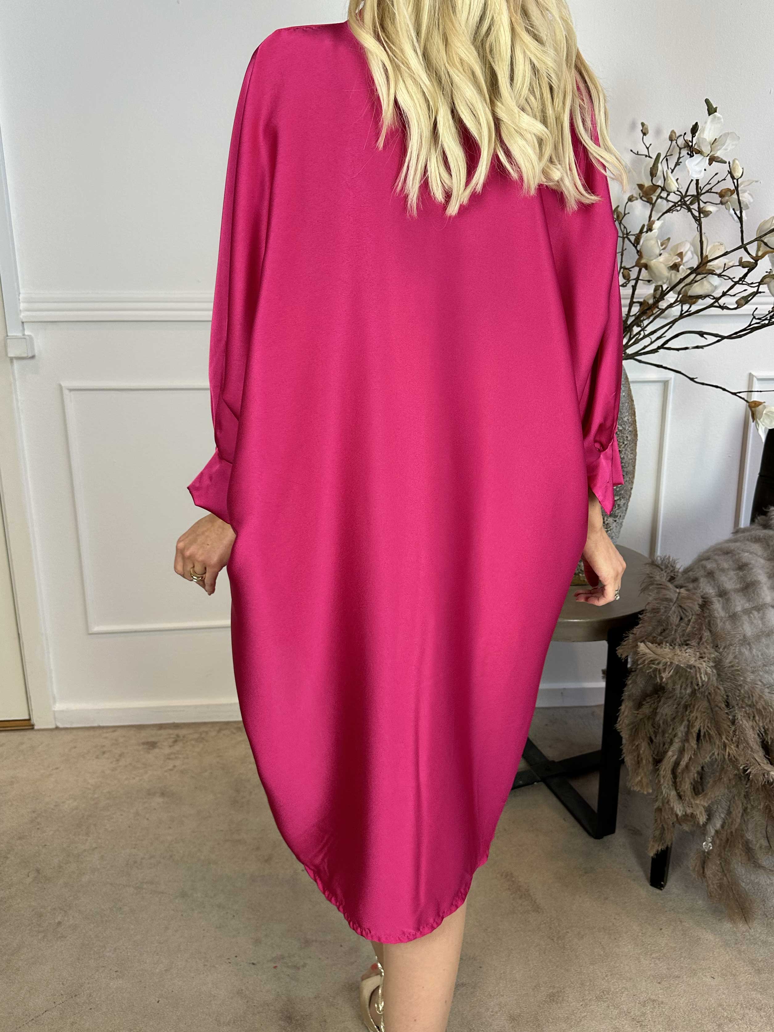 Anja - Skjorta i sidenlook med fladdermusärmar